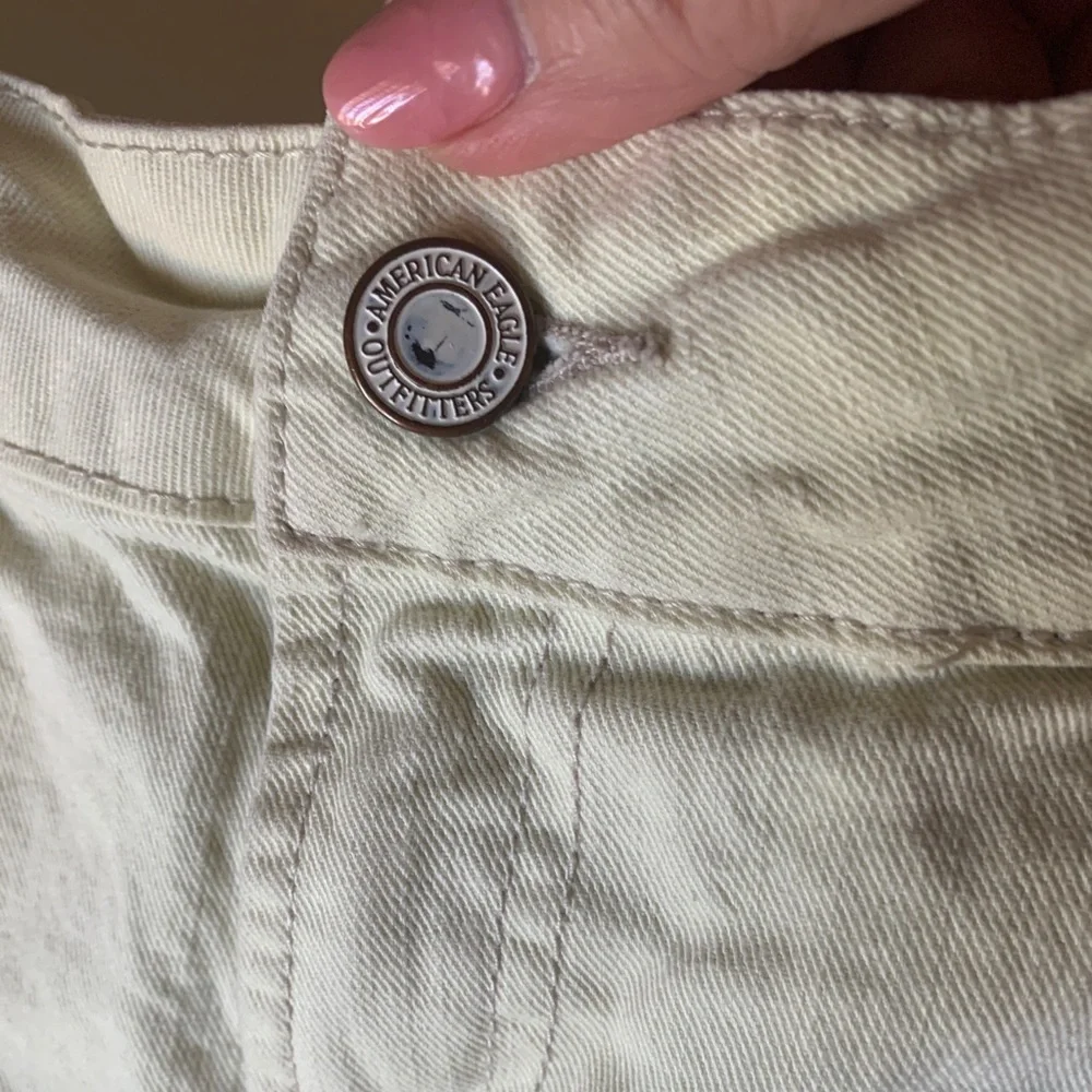 American Eagle Pale Yellow Shorts